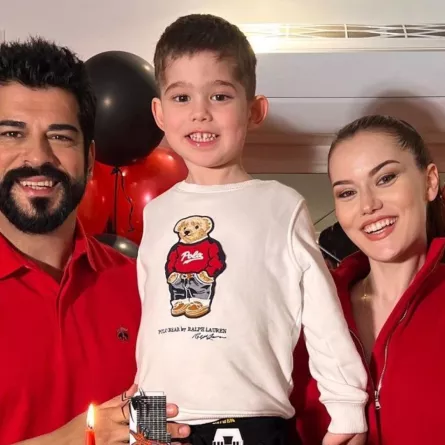 فهرية أفجين وبوراك أوزجفيت بينهما ابنهما كاران- الصورة من حساب فهرية أفجين على إنستغرام