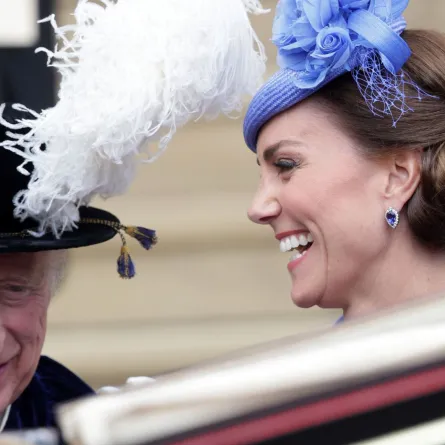 الأمير تشارلز وكاترين في قلعة وندسور في وندسور غرب لندن (Prince Charles and Catherine in Windsor Castle in Windsor, west of London). مصدر الصورة: Chris Jackson / POOL / AFP