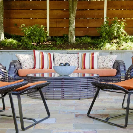 مجلس خارجي مميز في أنسجته