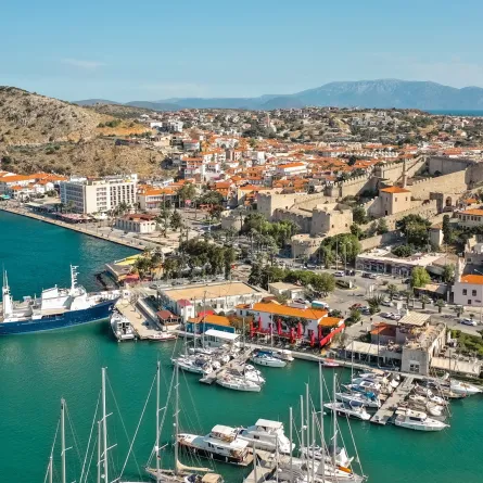 ألاتشاتي هي مدينة ساحلية في تركيا