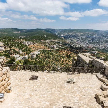 عجلون تقع في شمال غرب الأردن