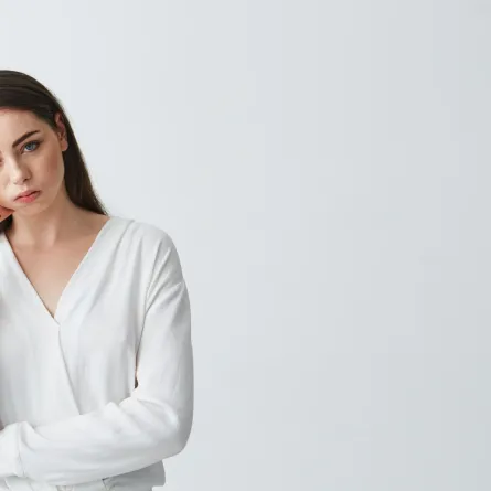  الشعور بالملل ينبئ بالوحدة والغضب