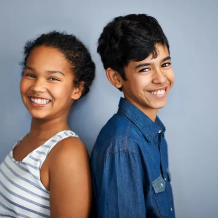 صورة مراهق ومراهقة