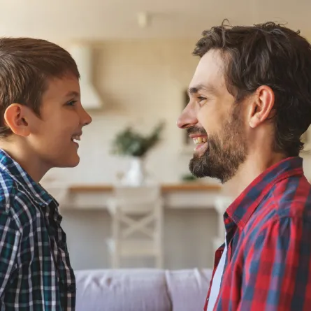 صورة أب وابنه