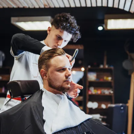 تفسير حلم حلق اللحية في المنام 