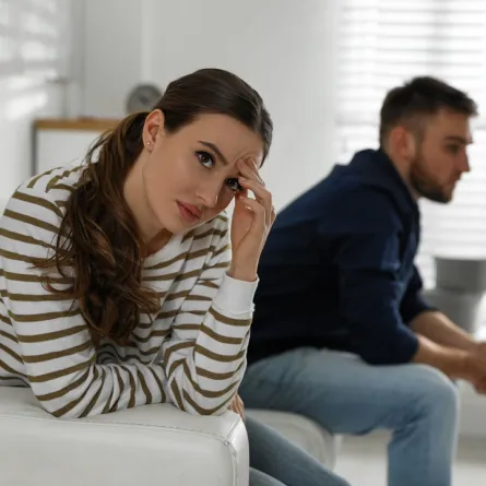 سيدة تعاني من التجاهل الزوجي