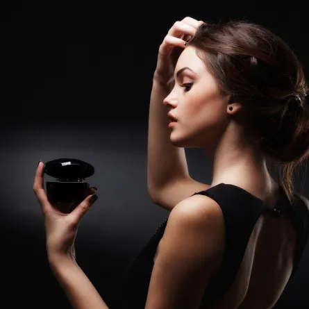 العطور المناسبة للمرأة من برج الثور