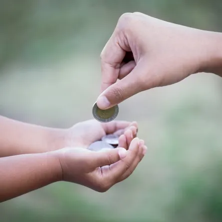 العيدية في العيد تعني الترابط العائلي