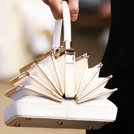 حقيبة من غابرييلا هيرست Gabriela Hearst - الصورة من Launchmetrics/Spotlight ©