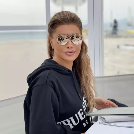 نجمات بالشعر الطبيعي بدون تصفيف