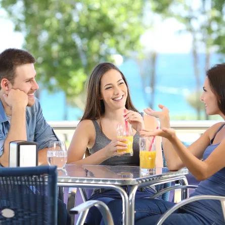 العلاقات الاجتماعية المثرية توفّر فرصًا للتحدي والنمو الشخصي