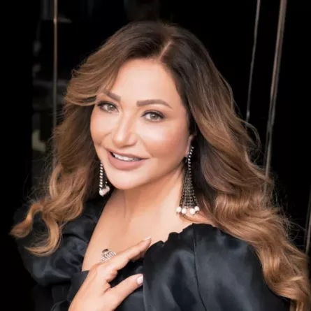 ليلى علوي من جلسة تصوير خاصة لسيدتي