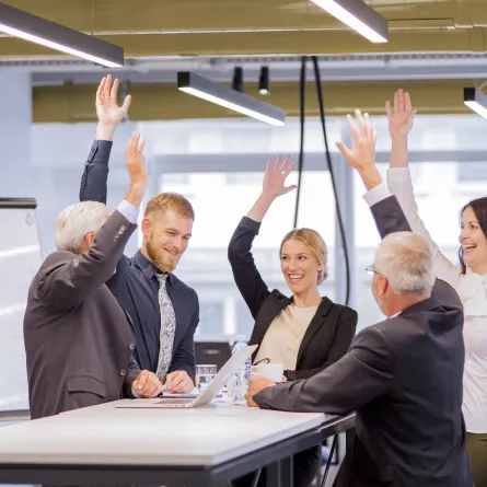 كيف يمكنك تحفيز الإبداع والابتكار في بيئة العمل الخاصة بك ؟ 