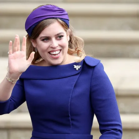 الأميرة بياتريس في كنيسة القديس جورج، قلعة وندسور، في وندسور (Princess Beatrice at St George's Chapel, Windsor Castle, in Windsor). مصدر الصورة: Steve Parsons / POOL / AFP