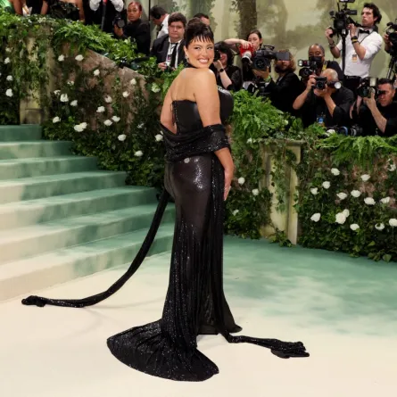 أشلي غراهام في متحف متروبوليتان للفنون في مدينة نيويورك (Ashley Graham at The Metropolitan Museum of Art in New York City). مصدر الصورة: Dia Dipasupil/Getty Images/AFP