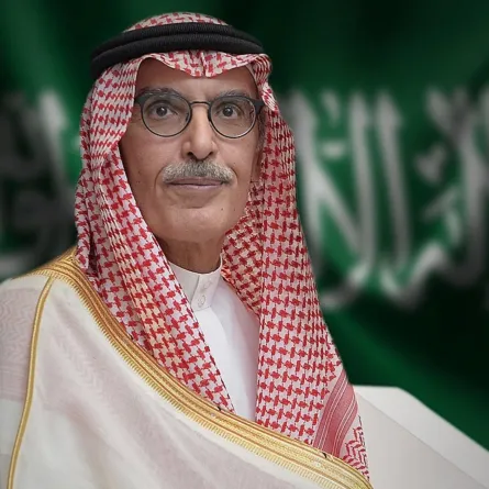 الأمير بدر بن عبد المحسن - الصورة من صفحته الرسمية على الفيس بوك