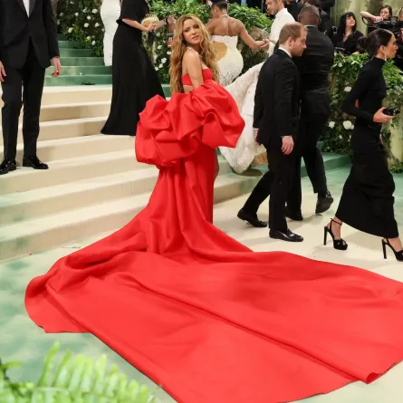 شاكيرا Shakira في حفل ميت غالا 2024 (مصدر الصورة : Dia Dipasupil / Getty Images via AFP)