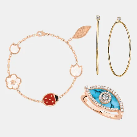 مجوهرات لإطلالاتكِ أثناء السفر في صيف 2024