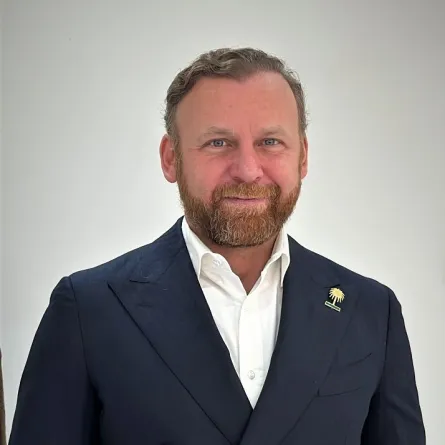 الرئيس التنفيذي لهيئة الأزياء السعودية بوراك شاكماك