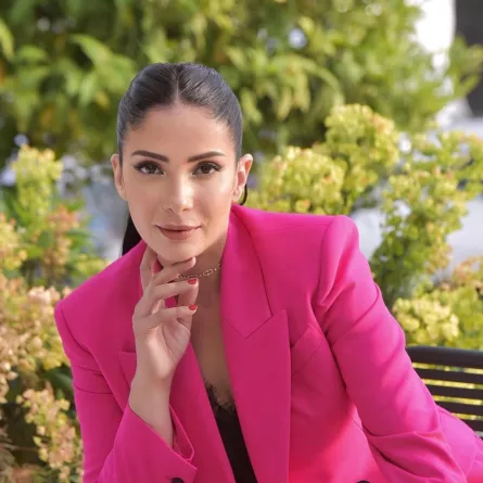 منى زكي - الصورة من صفحتها الرسمية على الفيس بوك