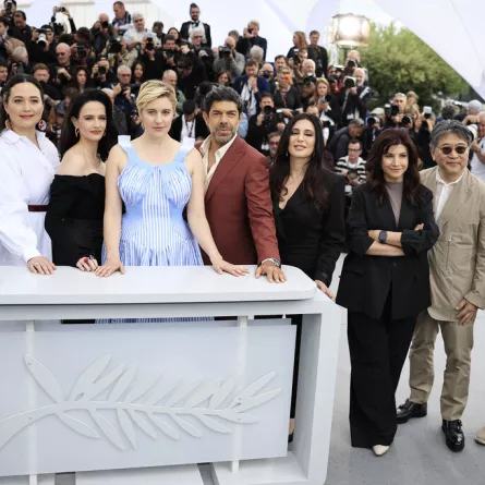 أعضاء لجنة تحكيم مهرجان كان السينمائي الـ77 Members of the Jury of the 77th Cannes Film Festival (مصدر الصورة: Valery HACHE / AFP)