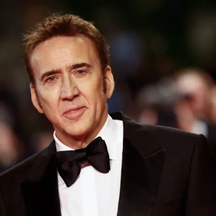 نيكولاس كيدج في الدورة الـ77 لمهرجان كان السينمائي في مدينة كان جنوب فرنسا (Nicolas Cage at the 77th edition of the Cannes Film Festival in Cannes, southern France). مصدر الصورة: Sameer Al-Doumy / AFP