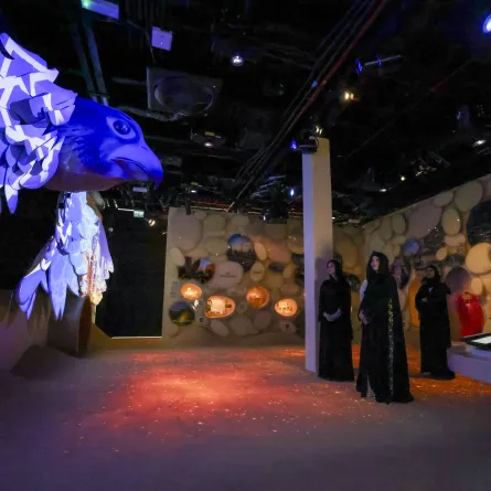 الشيخة لطيفة بنت محمد أثناء تجولها في متحف إكسبو. الصورة من مكتب دبي الإعلامي