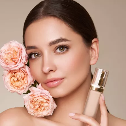 العناية بالبشرة بعد سن الأربعين