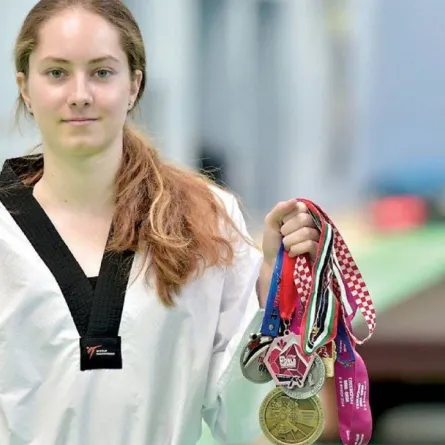 البطلة ليتيسيا عون وميداليات الفوز في التايكواندو