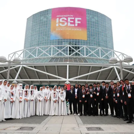 الطلاب المشاركون في معرض آيسف 2024