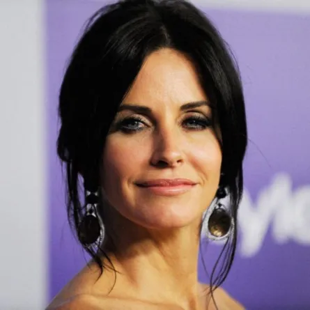 كورتني كوكس في بيفرلي هيلز، كاليفورنيا (Courtney Cox in Beverly Hills, California). مصدر الصورة: Kevork Djansezian/Getty Images/AFP
