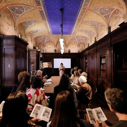 ندوة بعنوان Prada Frames Symposium: Being Home