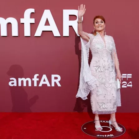 سارة فيرغسون Sarah Ferguson في حفل amfAR  على هامش مهرجان كان الـ77 (مصدر الصورة:  Sameer Al-Doumy / AFP)