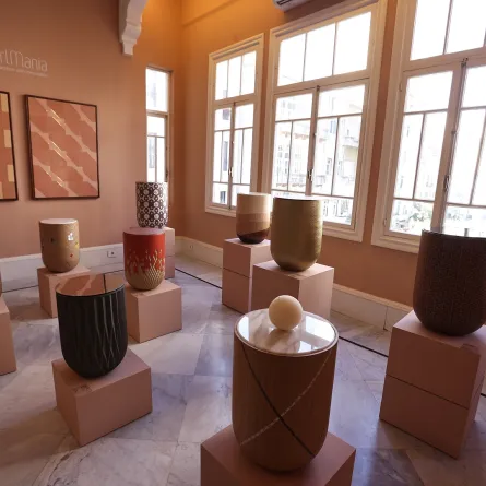 طاولات من مجموعة المصممة ندى دبس الأخيرة