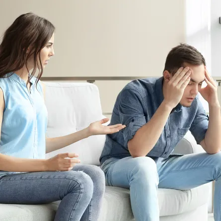 كيف يؤثر قلق الزوج الدائم على الحياة الزوجية؟