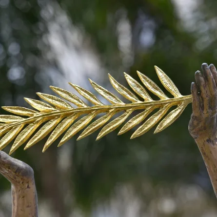 منحوتة تحميل  السعفة الذهبية