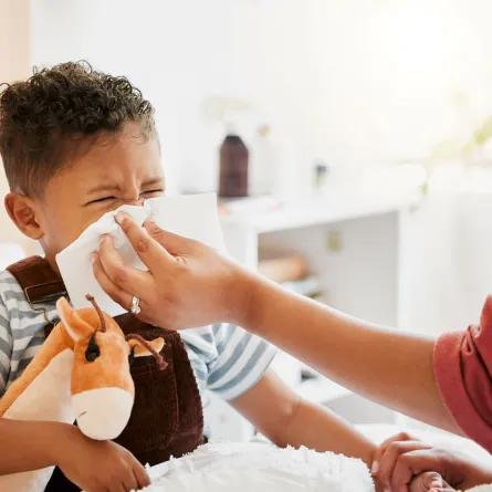 صورة طفل يعاني من سيلان الأنف