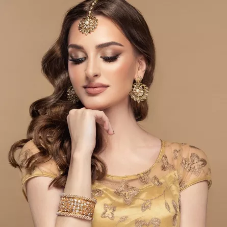 طريقة تطبيق مكياج هندي 