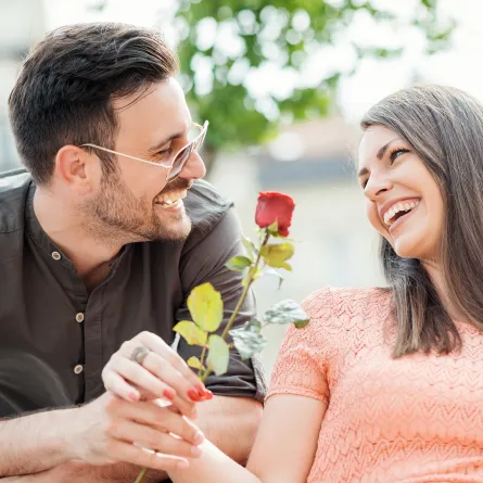 رجال يظهرون نضجاً عاطفياً