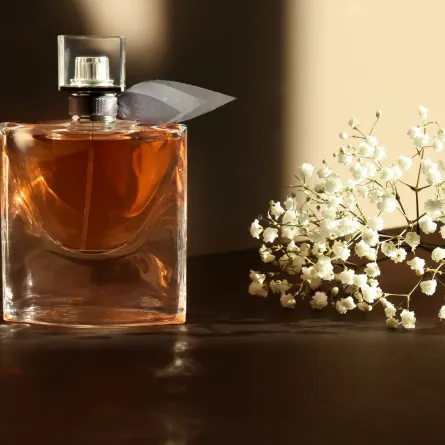 تفسير حُلم إهداء العطر في المنام