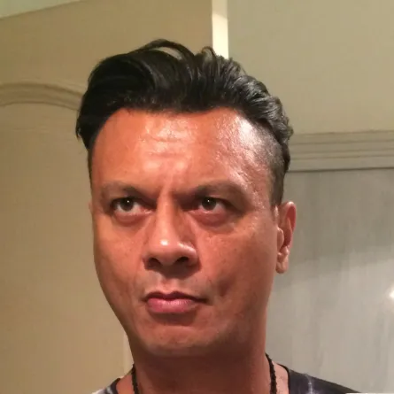 عباس أبو الحسن -الصورة من حسابه على الفيس بوك