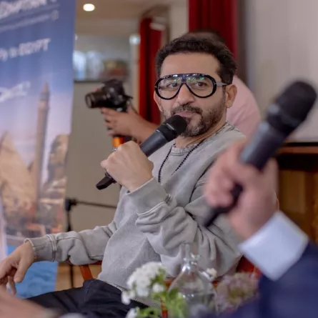 أحمد حلمي من ندوته بمهرجان روتردام- الصورة من المكتب الإعلامي للمهرجان