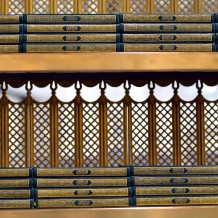 توفير أعداد كبيرة من المصاحف وترجمات معاني القرآن الكريم استعدادًا لموسم الحج