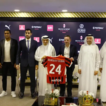 افتتاح أكاديمية ايه سي ميلان في دبي. الصورة من مكتب دبي الإعلامي