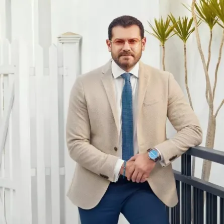 عمرو يوسف - الصورة من صفحته الرسمية على الفيسبوك