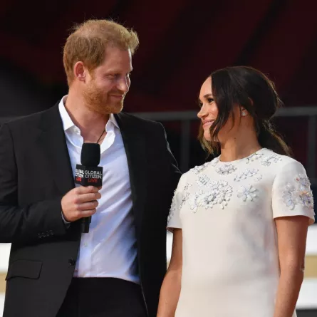 الأمير هاري وميغان ماركل في الحديقة الكبرى في سنترال بارك في مدينة نيويورك (Prince Harry and Meghan Markle at the Great Lawn, Central Park in New York City). مصدر الصورة: Angela Weiss / AFP