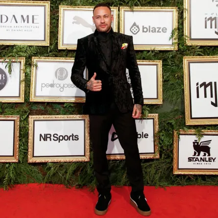 بصورة مع ابنته: نيمار يؤكد على عمق علاقته بصديقته السابقة برغم الانفصال 