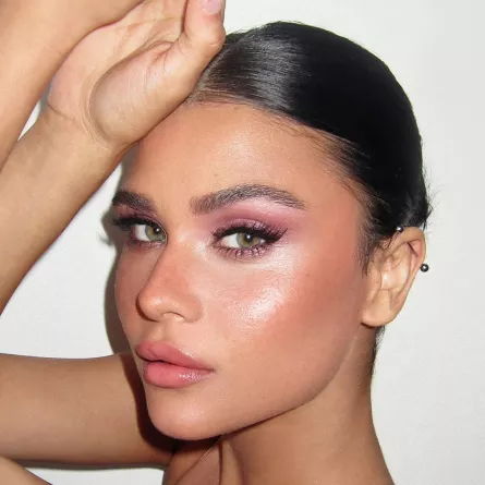 مكياج زهري- الصورة من المصدر