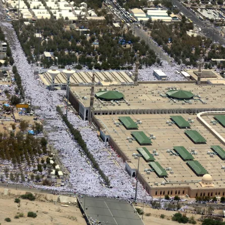 "مسجد نمرة" أحد أهم المعالم التاريخية والروحية في مشعر عرفات - ( الصورة من Abdel Ghani BASHIR : AFP )