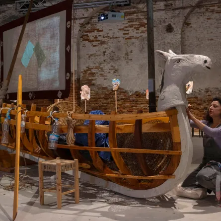 منيرة الصلح فنانة تشكيليّة: الفن مرآة المجتمع